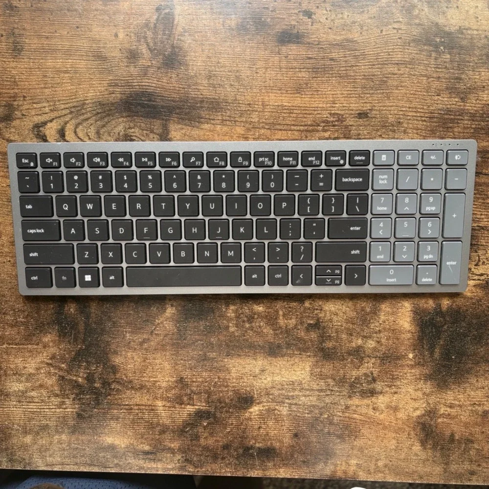 Dell Multi-Device Wireless Keyboard KB700 Titan Gray Bluetooth 5.0 2.4GHz RF
